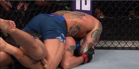 Anthony Smith guši Gustafssona (Foto: GOL.hr)