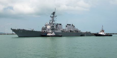 Ratni brod USS John McCain (Foto: AFP)
