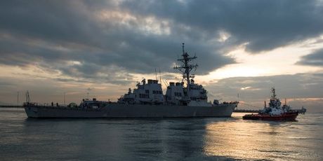 Ratni brod USS John McCain (Foto: AFP)