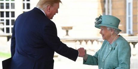 Donald Trump i Kraljica Elizabeta II. (Foto: AFP) - 3