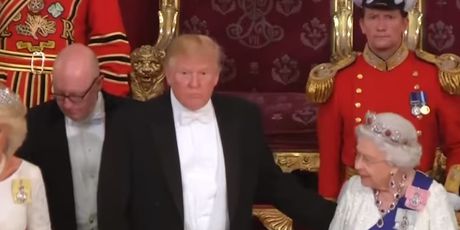 Donald Trump i kraljica Elizabeta (Foto: Youtube Screenshot)