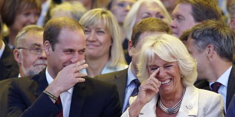 Princ WIlliam i Camilla Parker Bowles (Foto: AFP)