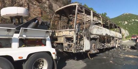 Autobus koji je izgorio na autocesti A6 (Foto: Dnevnik.hr) - 3