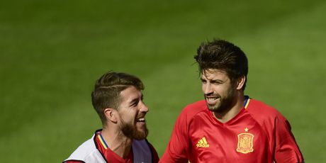 Ramos i Pique (Foto: AFP)