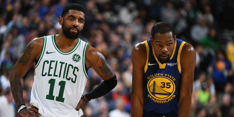 Kyrie Irving i Kevin Durant (Foto: AFP)