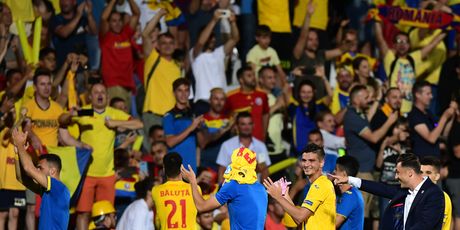 Slavlje rumunjskih igrača i navijača (Foto: AFP)