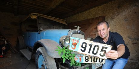 Najstariji automobil u Hrvatskoj dobio novog vlasnika (Foto: Dnevnik.hr)1 - 2