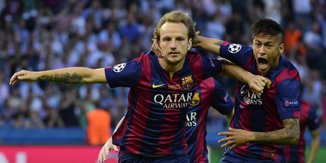 Neymar i Rakitić iz vremena kad su nosili isti dres (Foto: AFP)