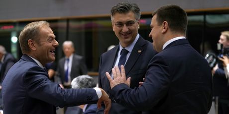 Donald Tusk, Andrej Plenković i Juri Ratas (Foto: AFP)