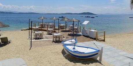 Restoran na plaži Eagles Palace Resorta