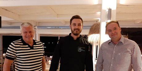 Konstantinos Tor nivoukas - vlasnik Eagles Palace Resorta, Stjepan Vukadin i Stylianos Valianos, gradonačelnik Aristotlea