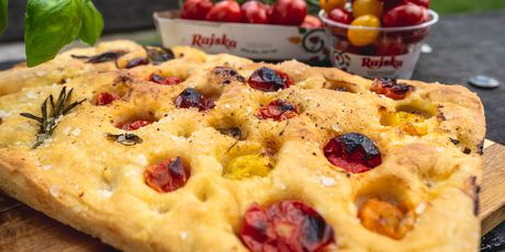Foccacia s Rajska rajčicama