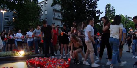 Studenti upalili svijeće u spomen poginuloj djevojci - 1