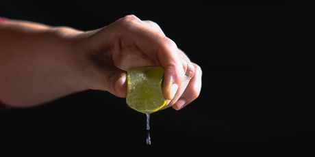 Hranjiva salata od kvinoje i ljetnog povrća - 8