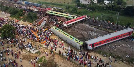 Željeznička nesreća u Indiji - 1