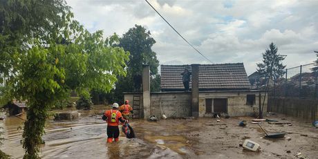HGSS evakuirao ljude iz poplave
