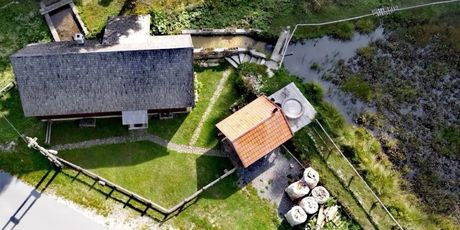 Kuća u Plitvičkom Ljeskovcu - 1