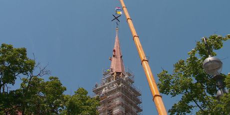 Vraćena oštećena kupola zvonika, ilustracija - 2