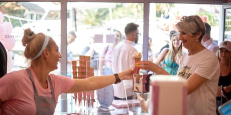 Ice Cream Shop Makarska - 3