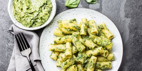 Pesto genovese sjajan je umak za tjesteninu