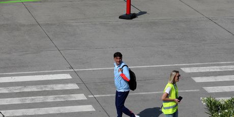 FOTO Vatreni napustili Hrvatsku: U zračnoj luci na Krku dočekalo ih je iznenađenje