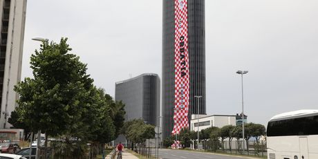Navijačka zastava na Dalmatia Toweru
