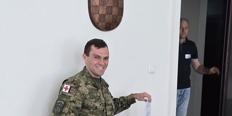 Za hrvatske vojnike na dužnosti ili na misiji organizirana posebna biračka mjesta - 1