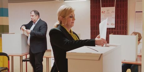 Kolinda Grabar-Kitarović i Jakov Kitarović na biralištu