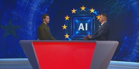 Teo, AI politički komentator i Dino Goleš, reporter Dnevnika Nove TV - 2