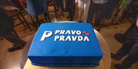 Torta u stožeru stranke Pravo i pravda - 4