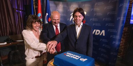 Torta u stožeru stranke Pravo i pravda - 7