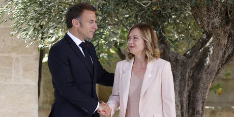 Giorgia Meloni i Emmanuel Macron