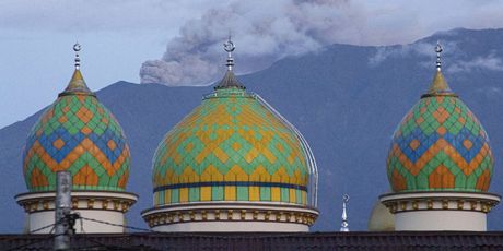 Iz vulkana Marapi u Indoneziji mjesecima se već dimi - 4