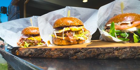 Burgeri Tomino burger bara