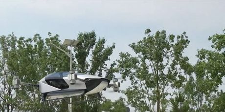 Leteći automobil uspješno obavio testni let - 1