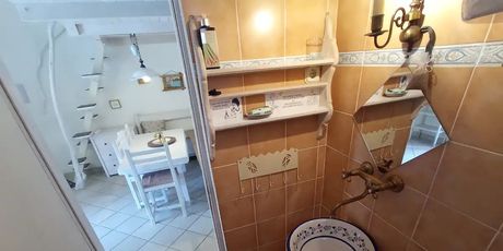 Kuća na Visu za robinzonski odmor - 7