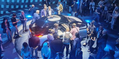 Predstavljanje Vernovih robotaksija u Rimčevom kampusu - 4