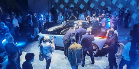 Predstavljanje Vernovih robotaksija u Rimčevom kampusu - 35