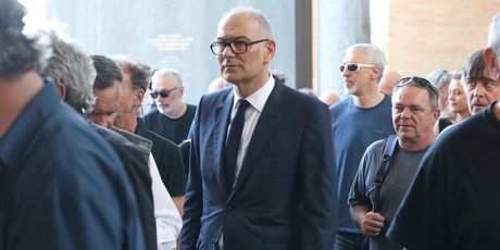 Ispraćaj Ivana Pika Stančića na Krematoriju, Emil Tedeschi