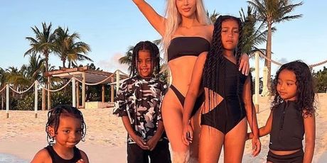 Kim Kardashian s djecom - 3