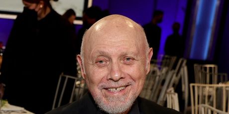 Hector Elizondo - 8