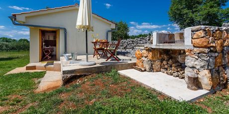 Robinzonska kuća Tubile na Krku, Airbnb - 4