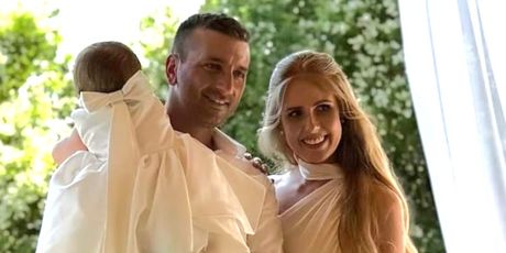 Maja Lena Lopatny s partnerom i kćerkicom