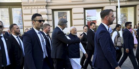 Andrej Plenkovic i Narendra Modi prošetali centrom grada - 24