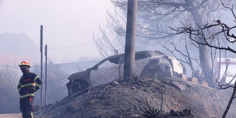 Izgorjeli automobili u požaru u Pisku - 2