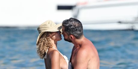 Rose Bertram s dečkom - 5