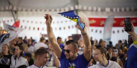 Navijači u fan-zoni u Sarajevu - 2