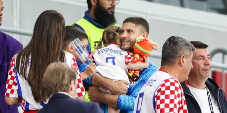Vatreni s obitelji - 12