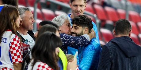 Vatreni s obitelji - 15