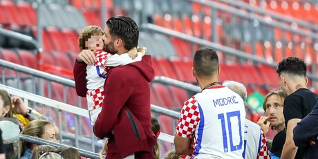Vatreni s obitelji